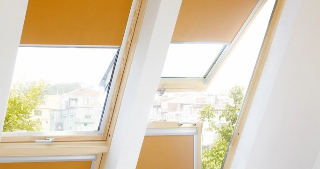 Store fenêtre de toit sur mesure