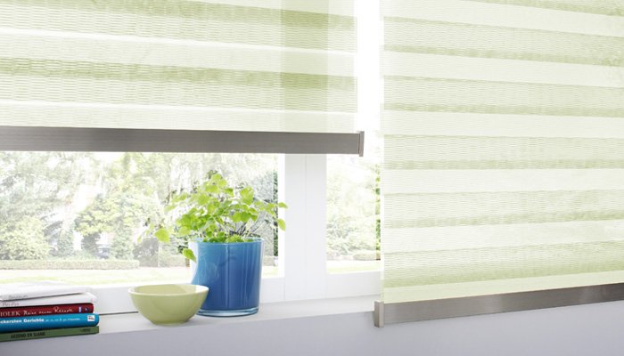 Rollo mit doppelten Stoffschichten Doppelrollo